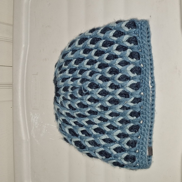The North Face crocheted lined beanie soft fluffy - blue - Picture 2 of 8